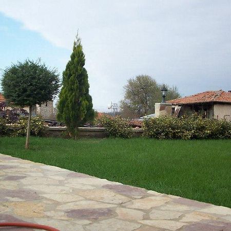 Guesthouse Evi Maria Ángistron エクステリア 写真